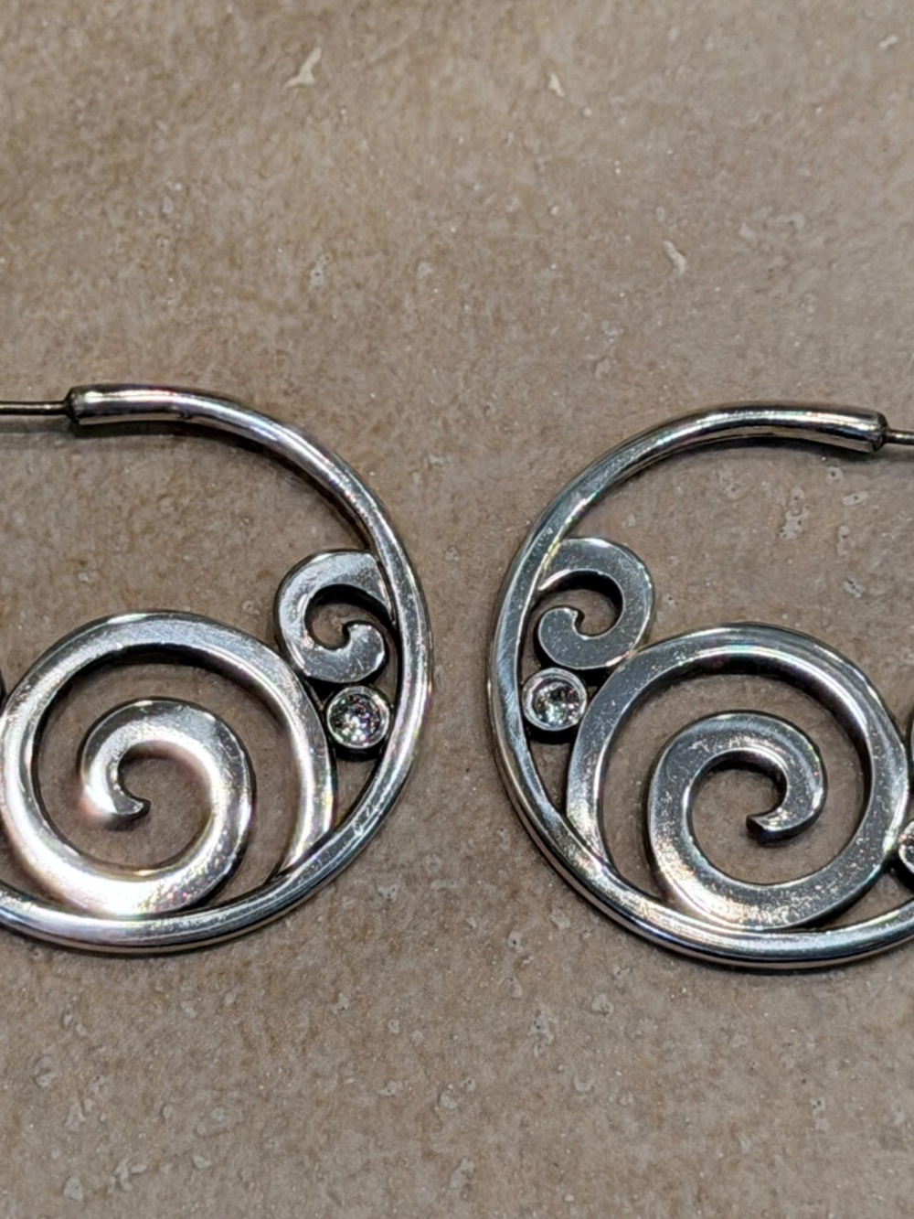Brighton London Groove Hoop Reversible Earrings - Picture 5 of 6
